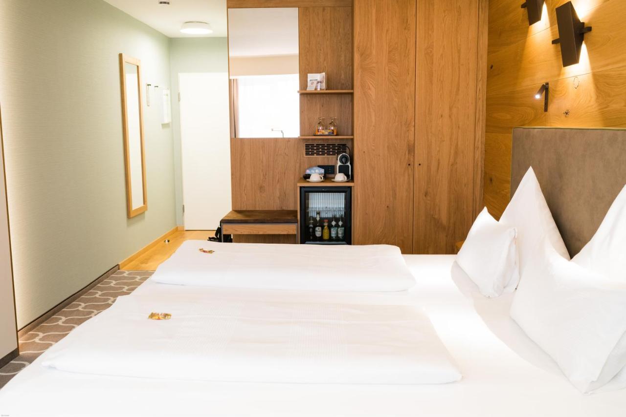 Olymp Munich Hotel Eching  Bagian luar foto