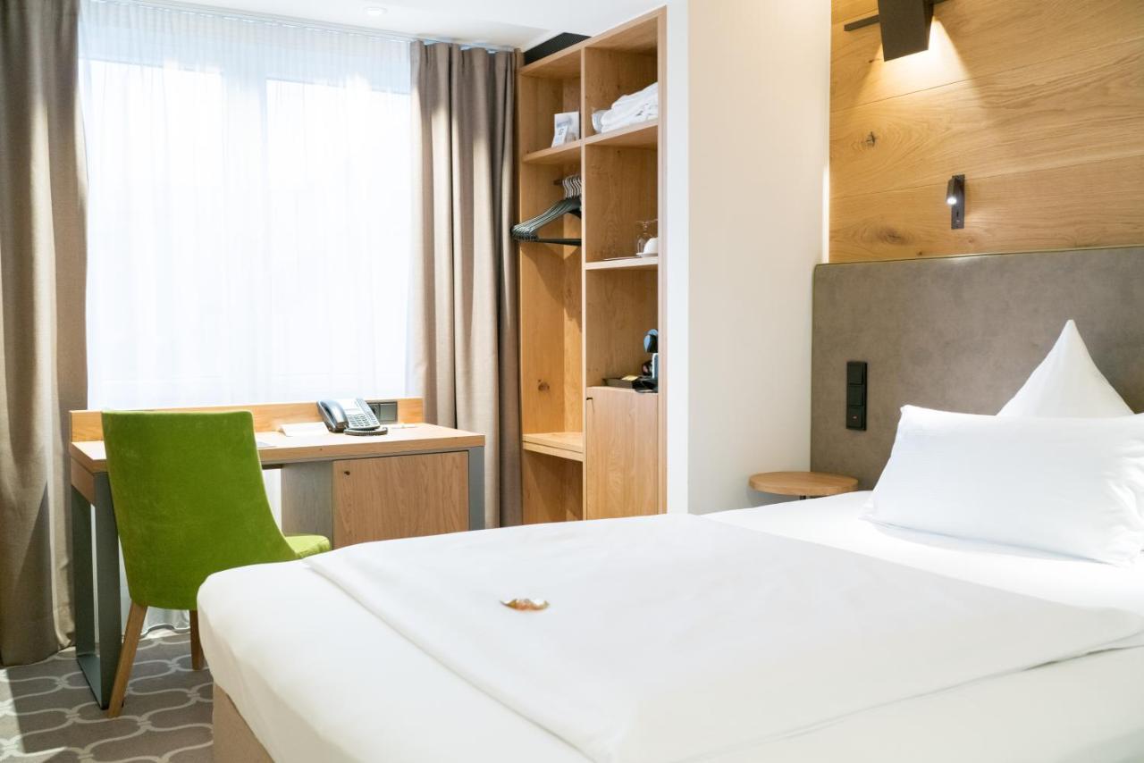 Olymp Munich Hotel Eching  Bagian luar foto