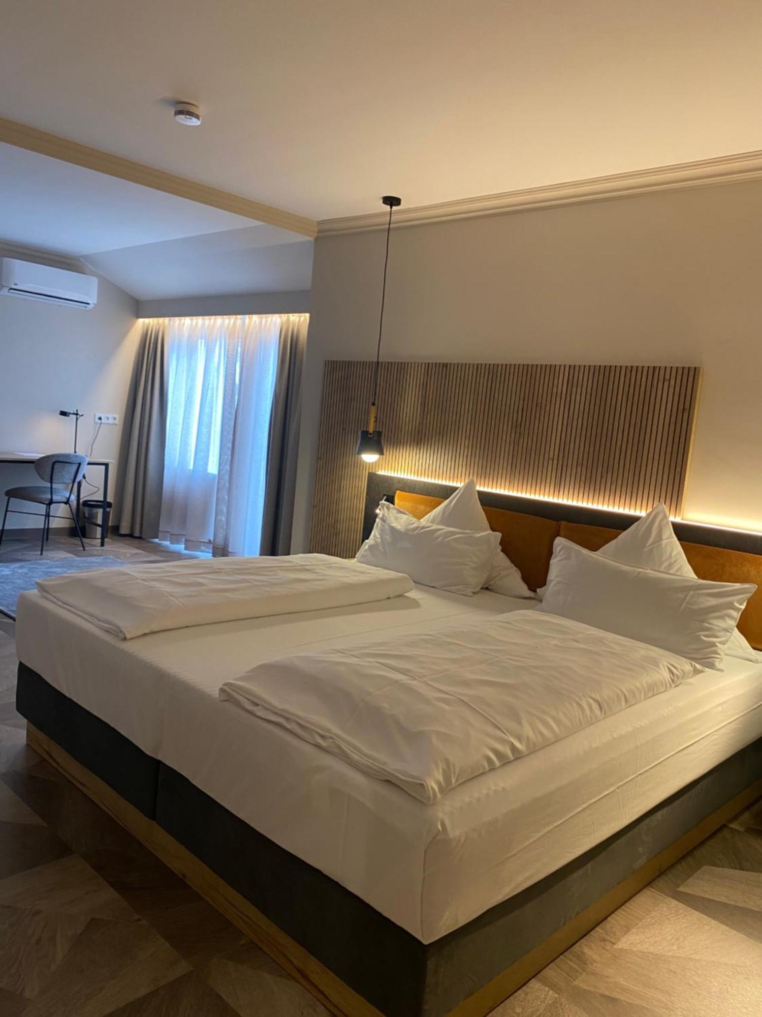 Olymp Munich Hotel Eching  Bagian luar foto