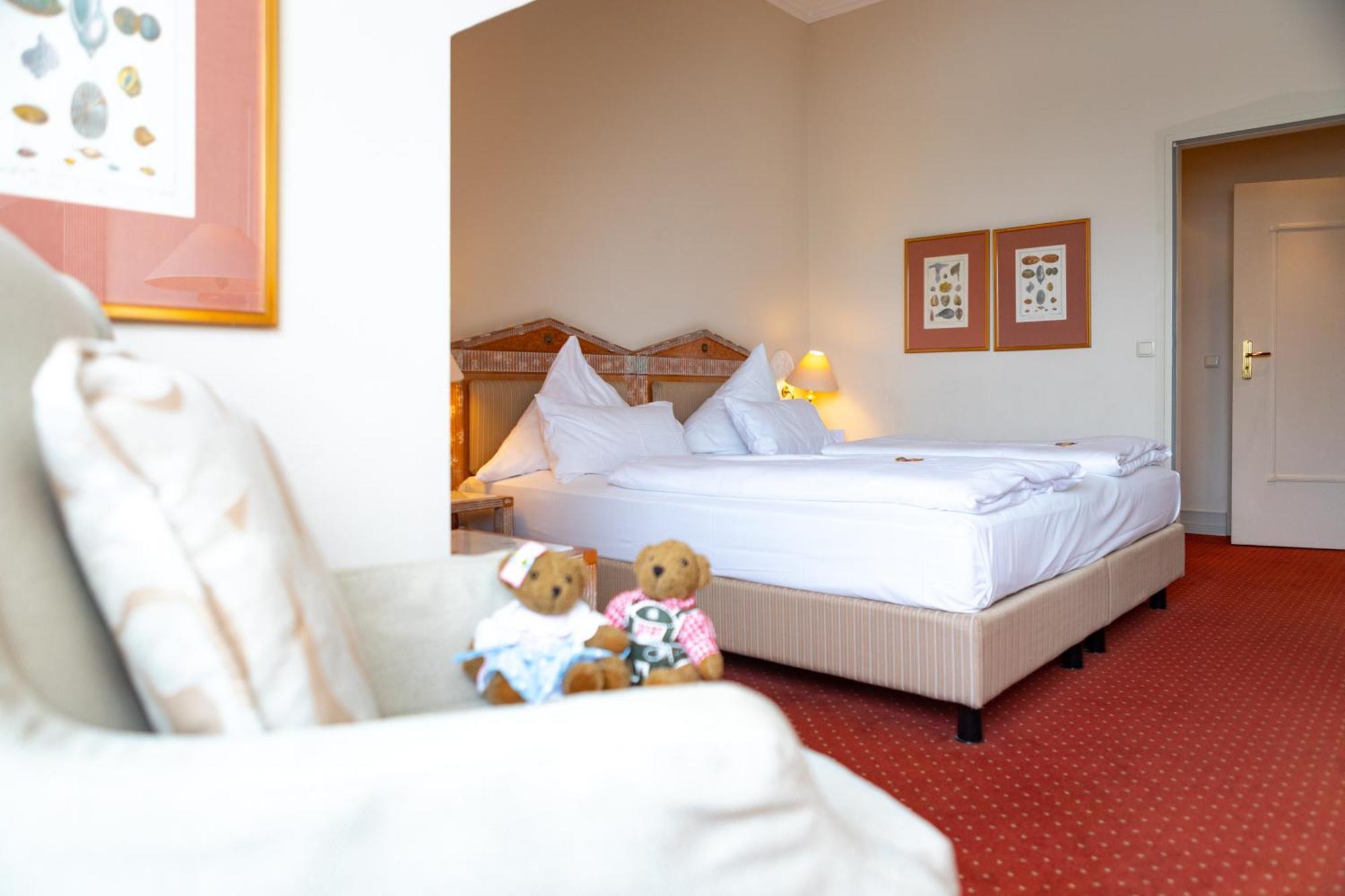 Olymp Munich Hotel Eching  Bagian luar foto