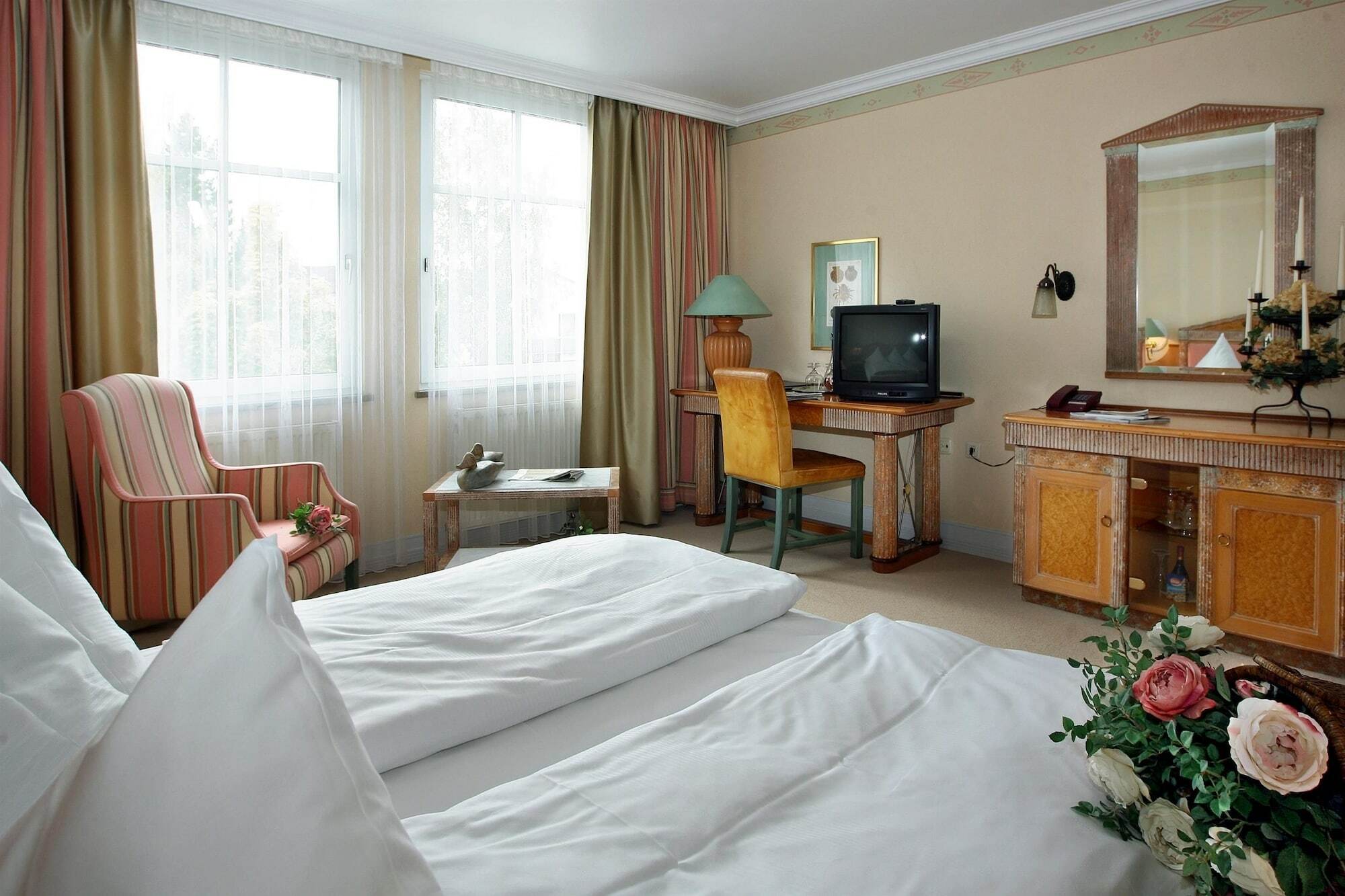 Olymp Munich Hotel Eching  Bagian luar foto