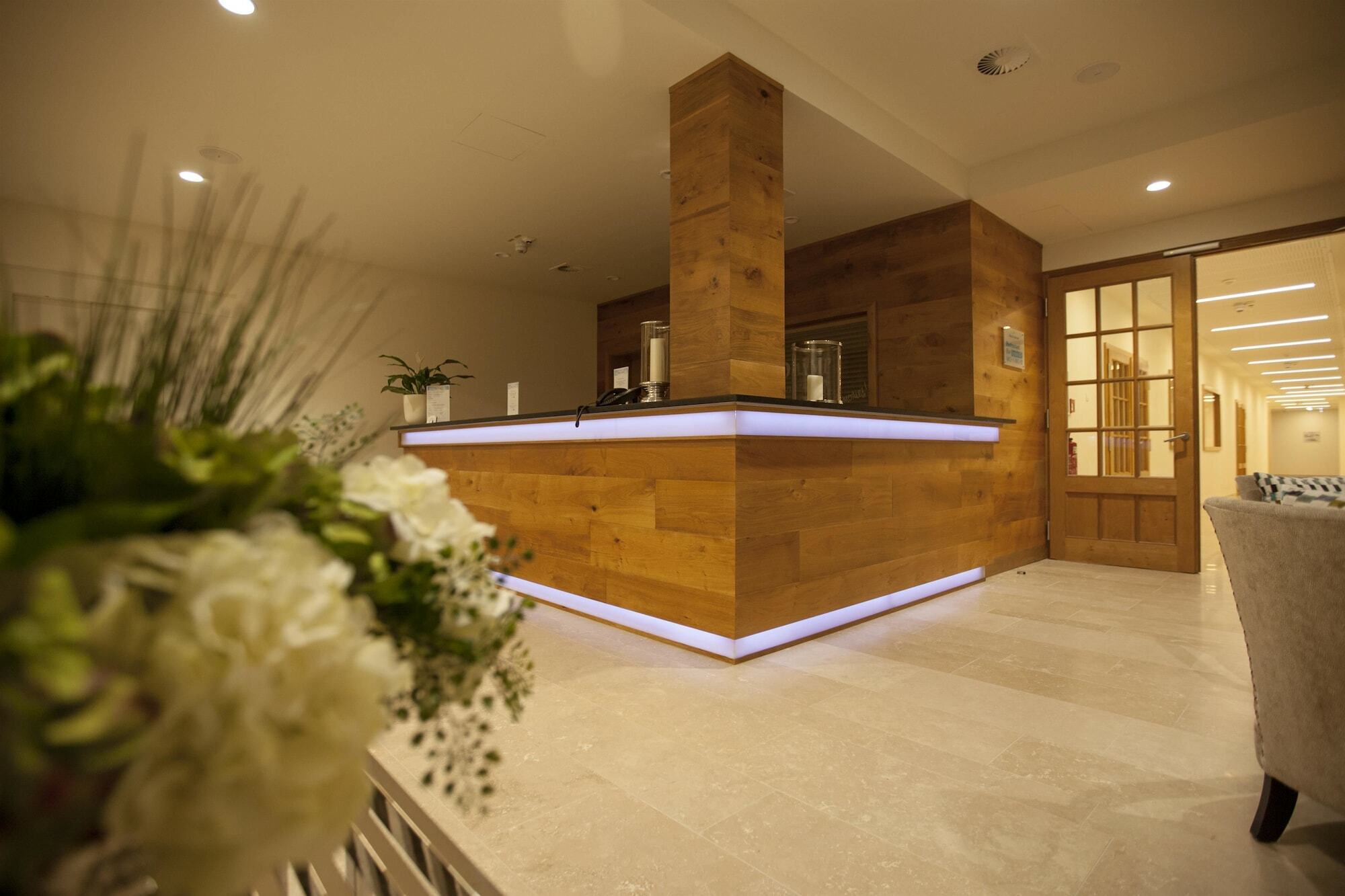 Olymp Munich Hotel Eching  Bagian luar foto