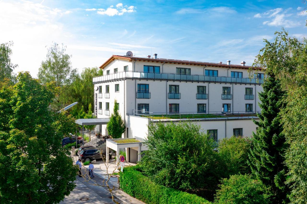 Olymp Munich Hotel Eching  Bagian luar foto