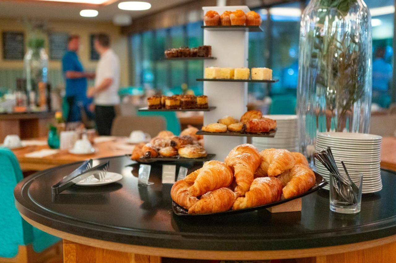 Olymp Munich Hotel Eching  Bagian luar foto